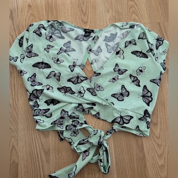 Rue 21 Green Butterfly Criss Cross Tie Shirt XL - Picture 1 of 3